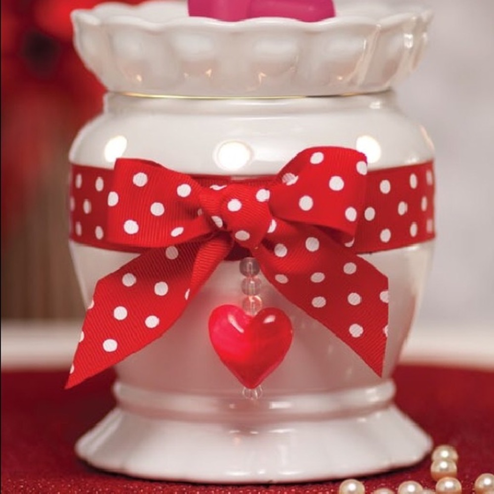 Scentsy Valentine warmer